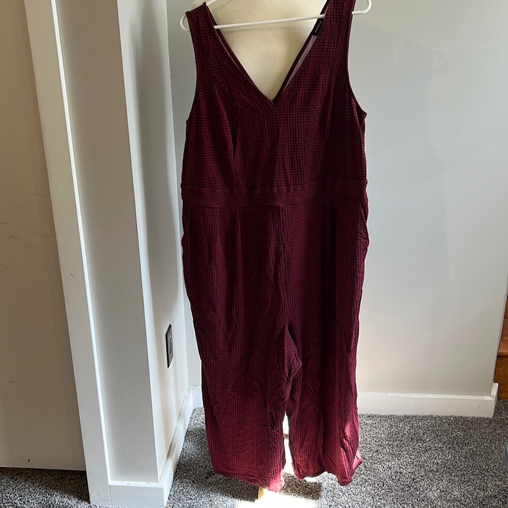 Torrid Red & Black Houndstooth Jumpsuit Size 3